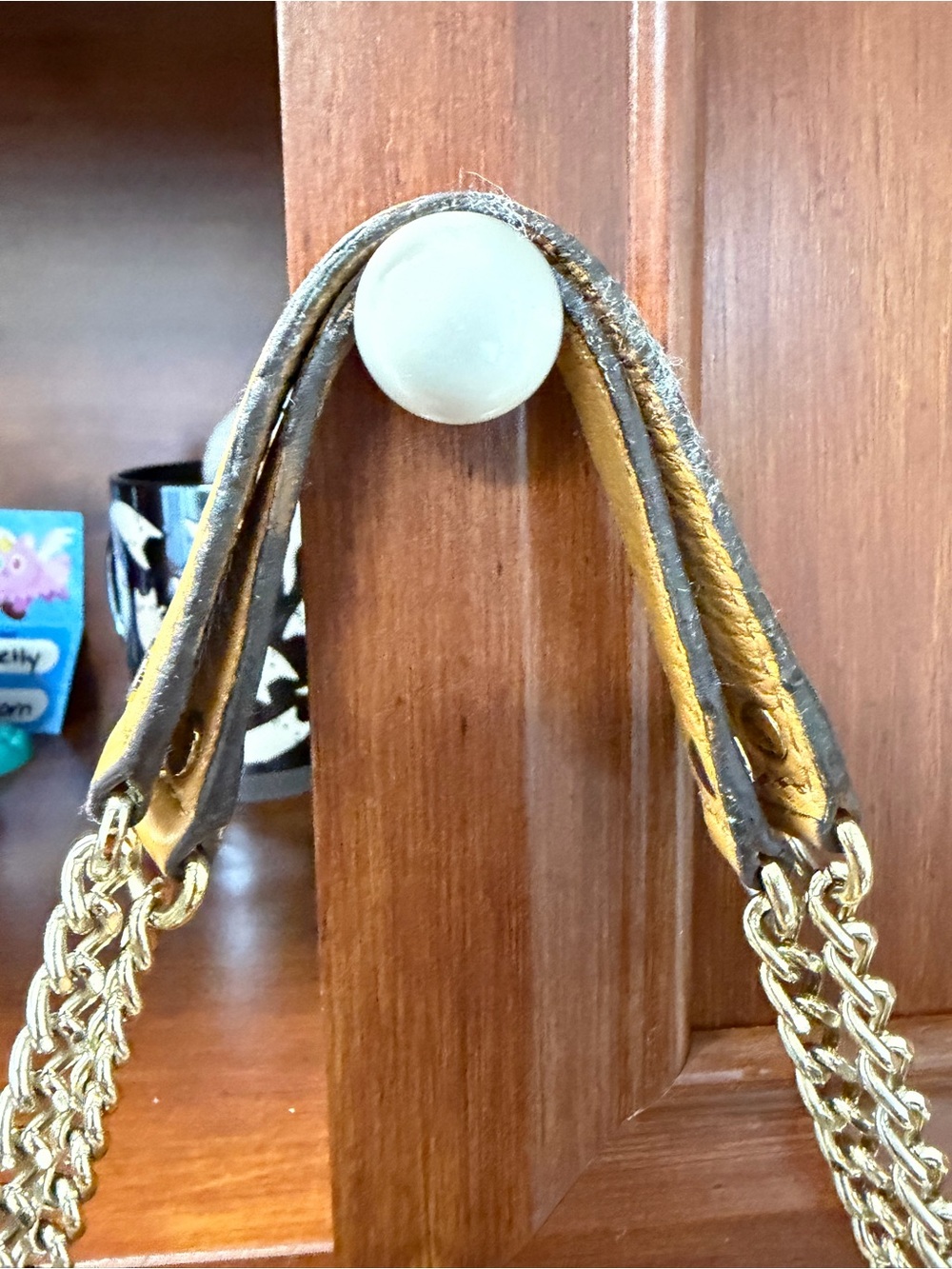 Michael Kors Caramel Leather Shoulder Bag with Gold Chain Strap - Picture 2 of 5